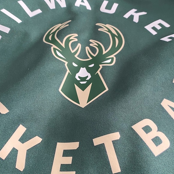 Milwaukee bucks hoodie - Picture 4 of 6